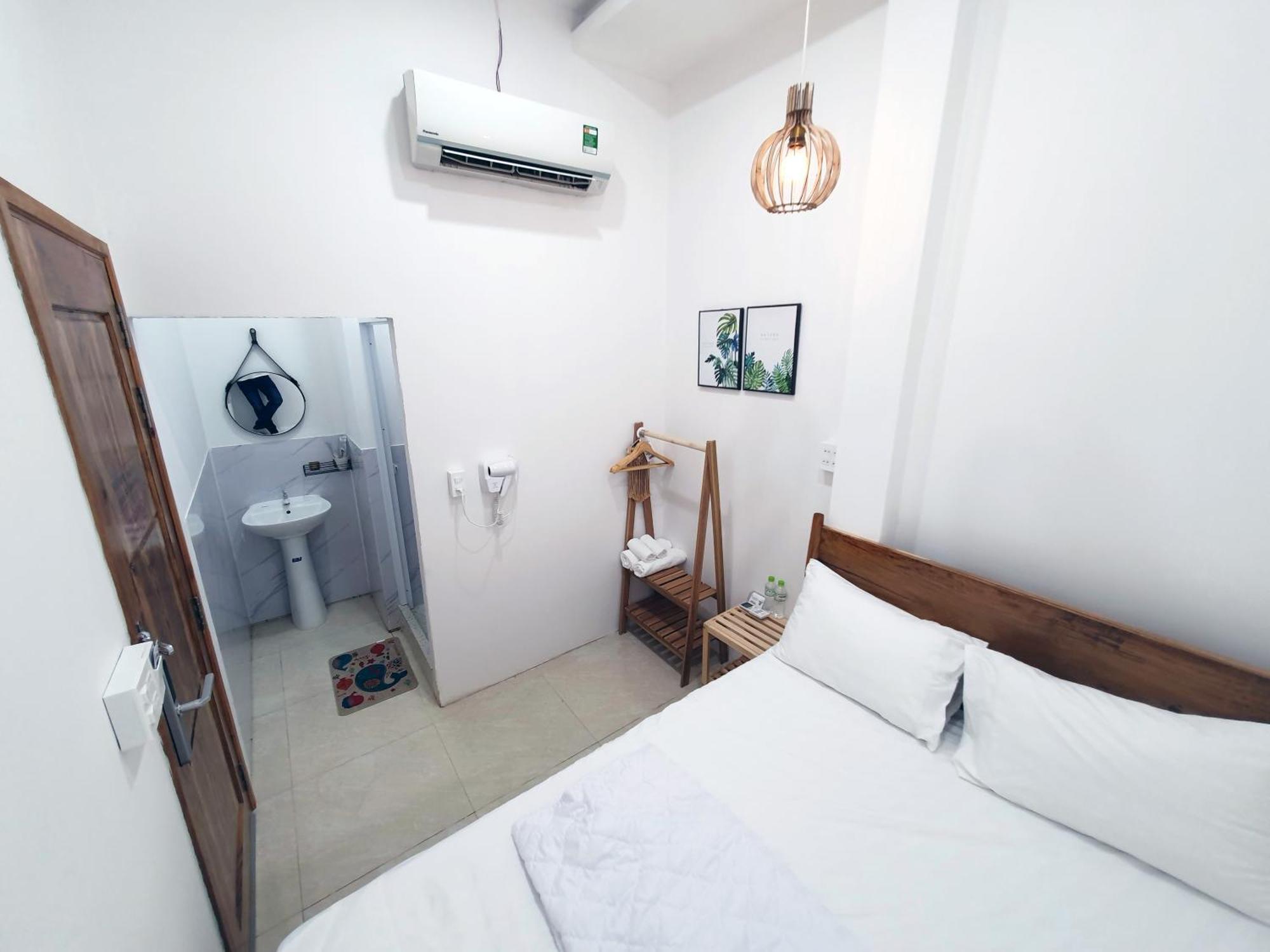 Hero Hostel & Billiards Чау Док Екстериор снимка