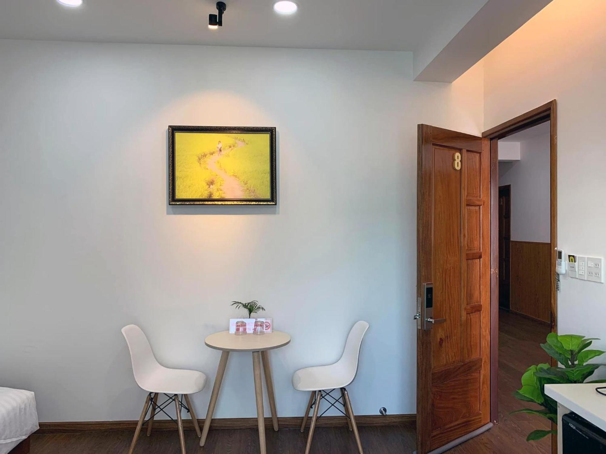 Hero Hostel & Billiards Чау Док Екстериор снимка
