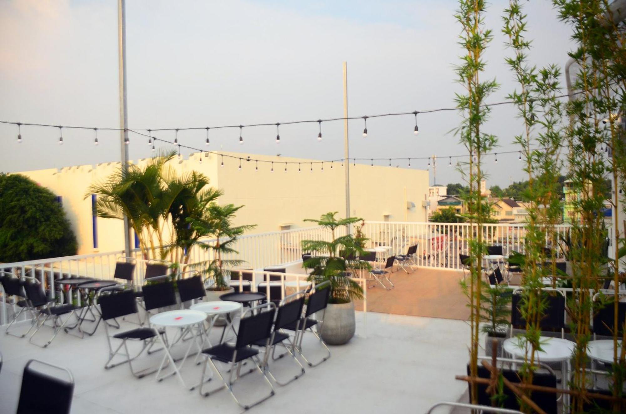 Hero Hostel & Billiards Чау Док Екстериор снимка